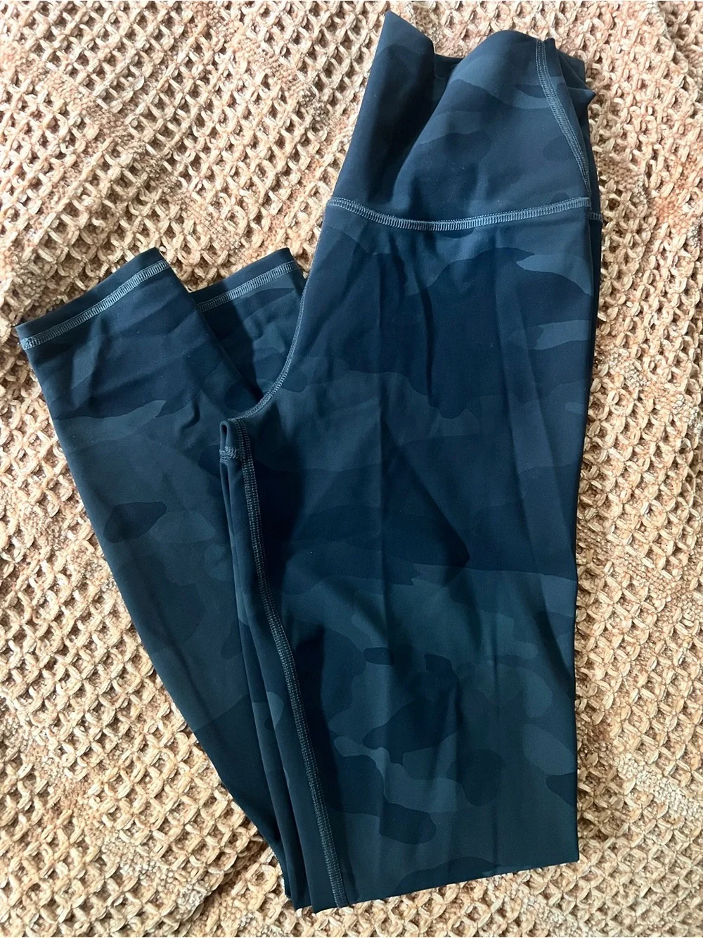 ALO Yoga High Waist Vapor Leggings - NEVER WORN